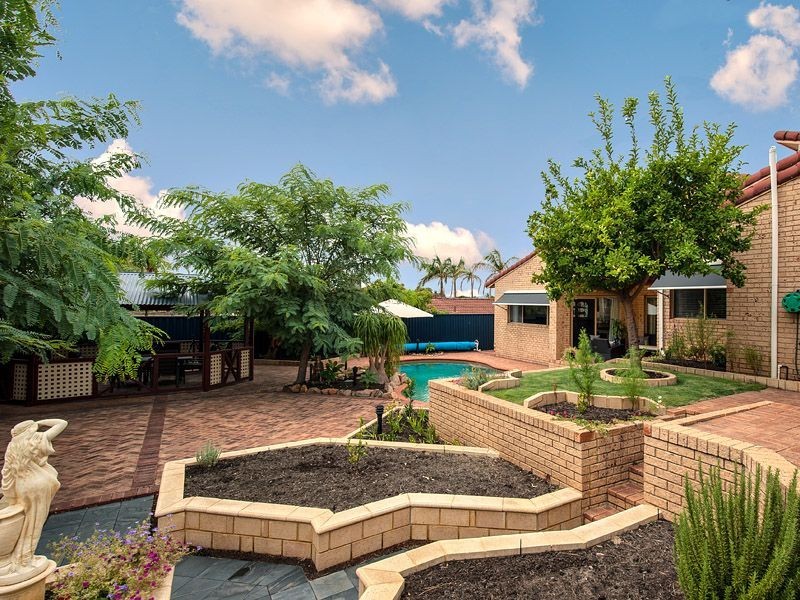 14 Harwood Rise, Leeming WA 6149