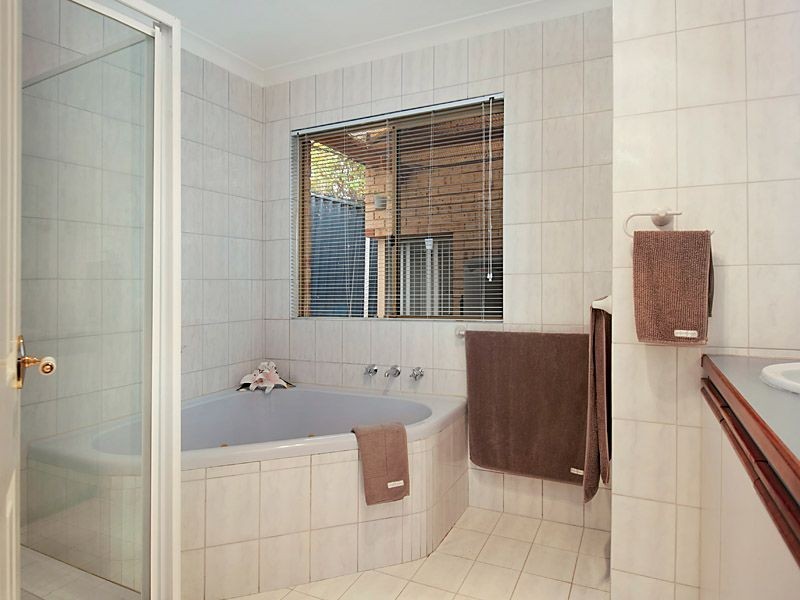 14 Harwood Rise, Leeming WA 6149