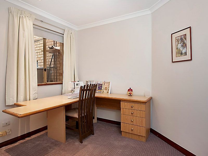 14 Harwood Rise, Leeming WA 6149