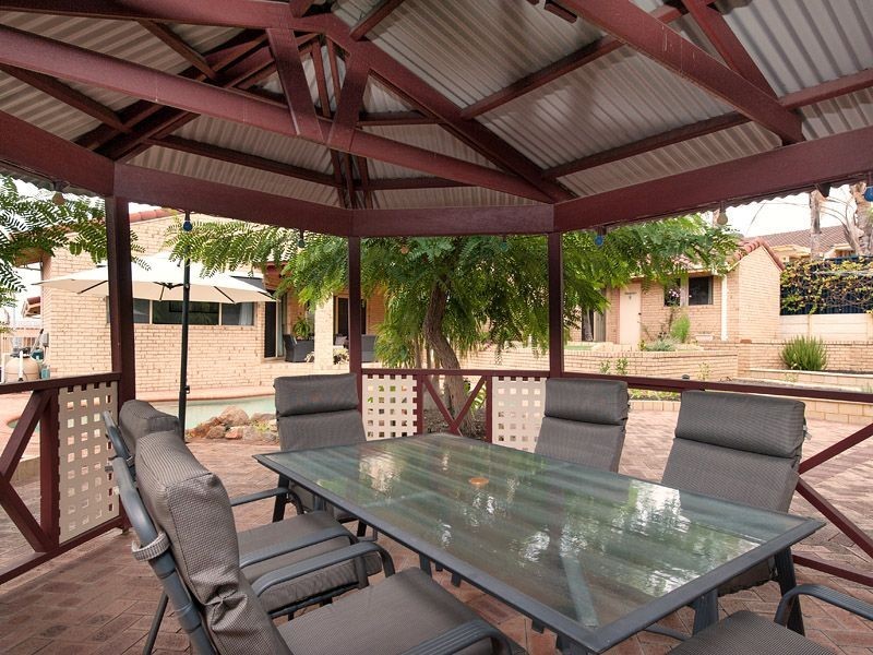 14 Harwood Rise, Leeming WA 6149