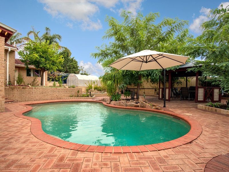 14 Harwood Rise, Leeming WA 6149