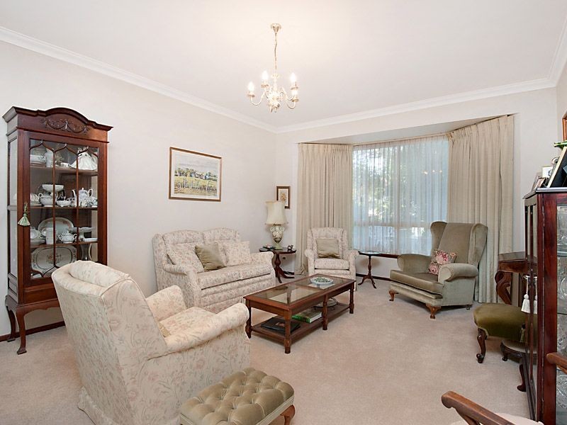 8 Nigel Court, Leeming WA 6149