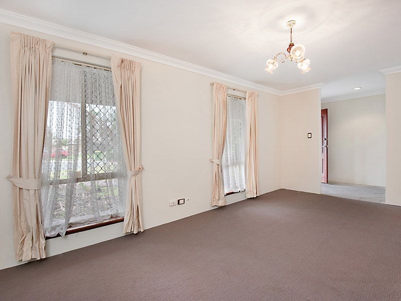 4 Daly Court, Leeming WA 6149