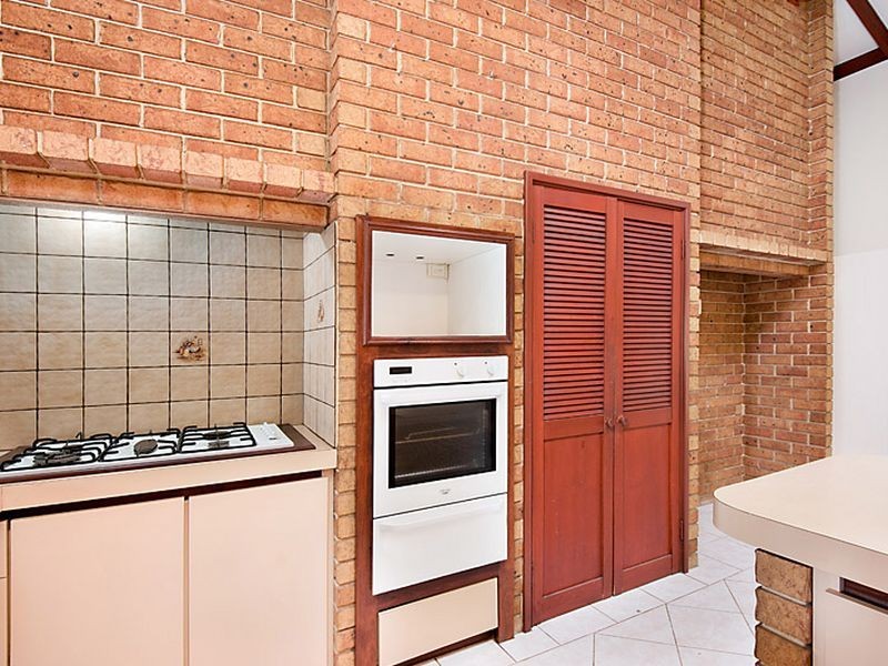 4 Daly Court, Leeming WA 6149