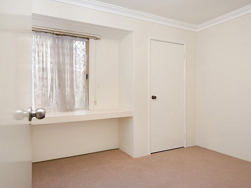 4 Daly Court, Leeming WA 6149