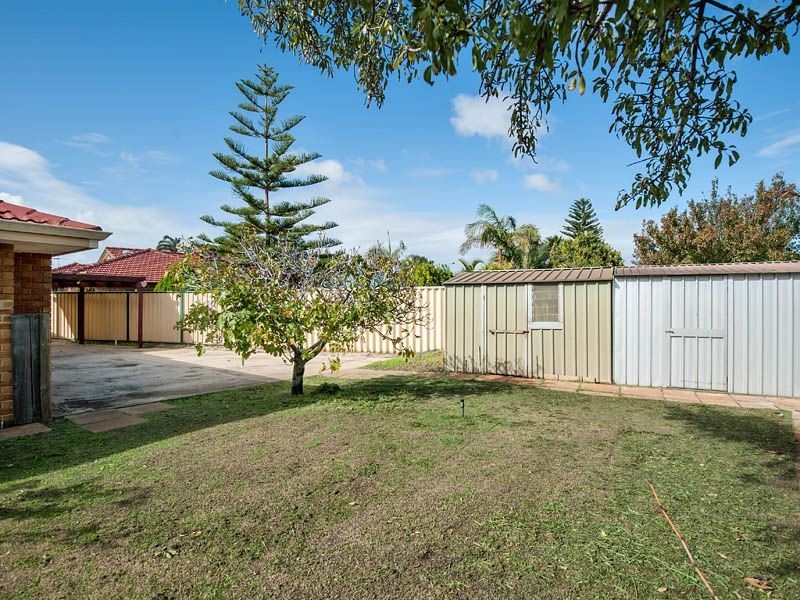 4 Daly Court, Leeming WA 6149