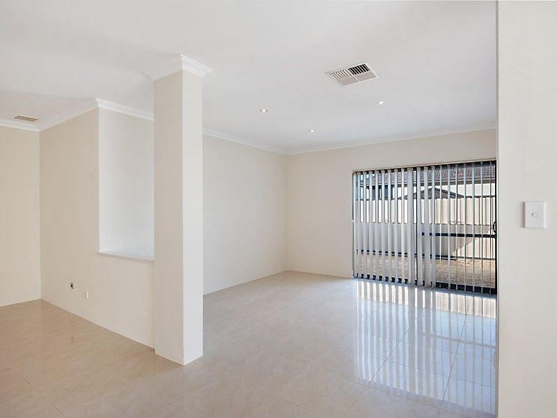 5 Weymouth Road, Aubin Grove WA 6164