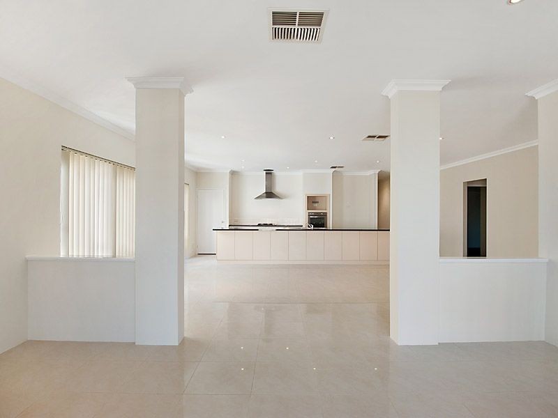 5 Weymouth Road, Aubin Grove WA 6164