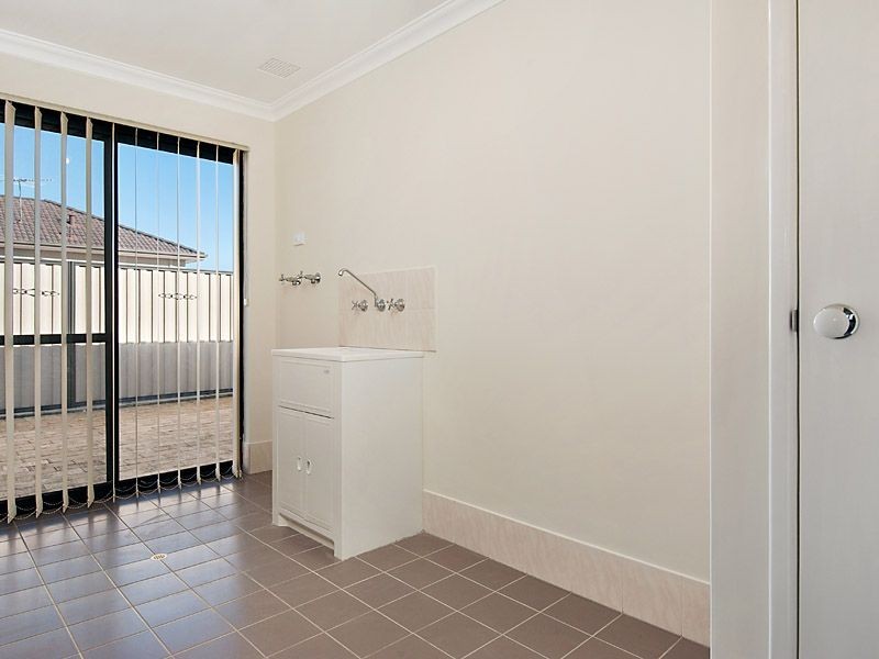 5 Weymouth Road, Aubin Grove WA 6164