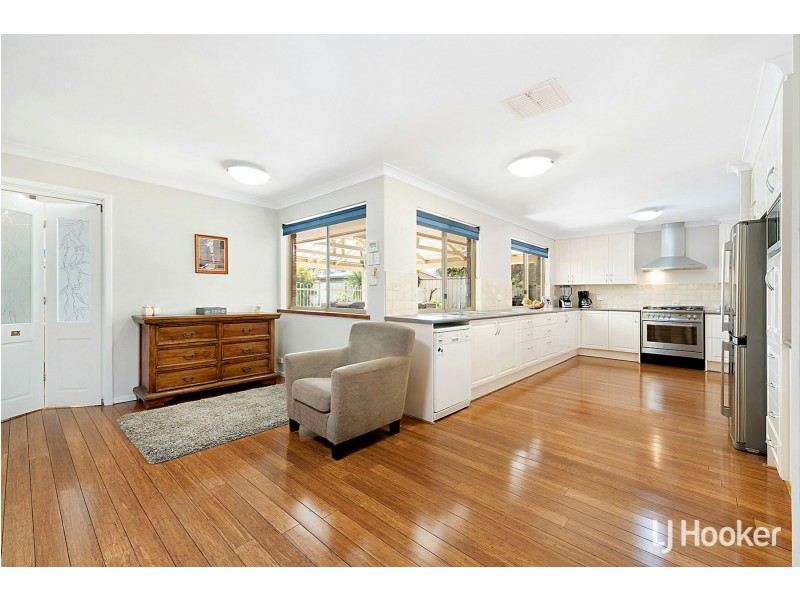 27 Beckley Circle, Leeming WA 6149