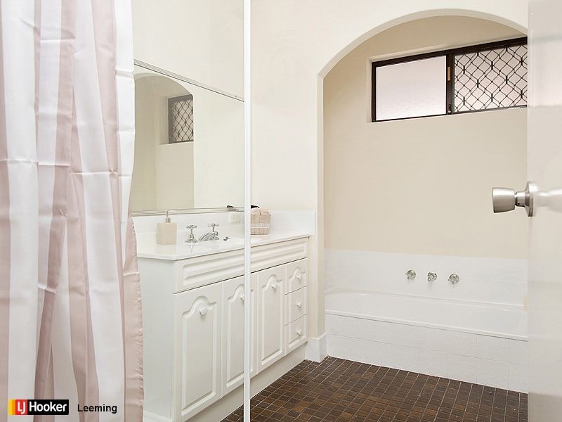 10 Nigel Court, Leeming WA 6149