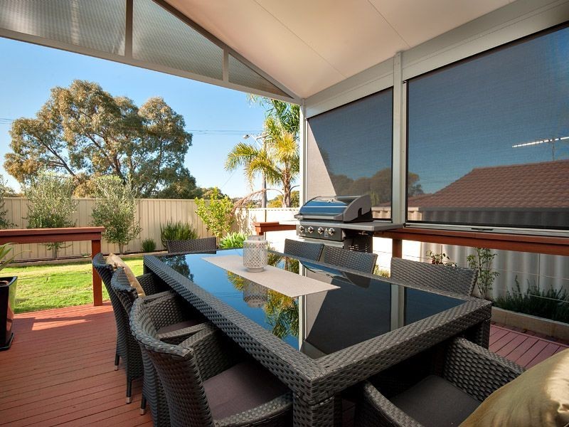 16 Hannibal Street, Palmyra WA 6157