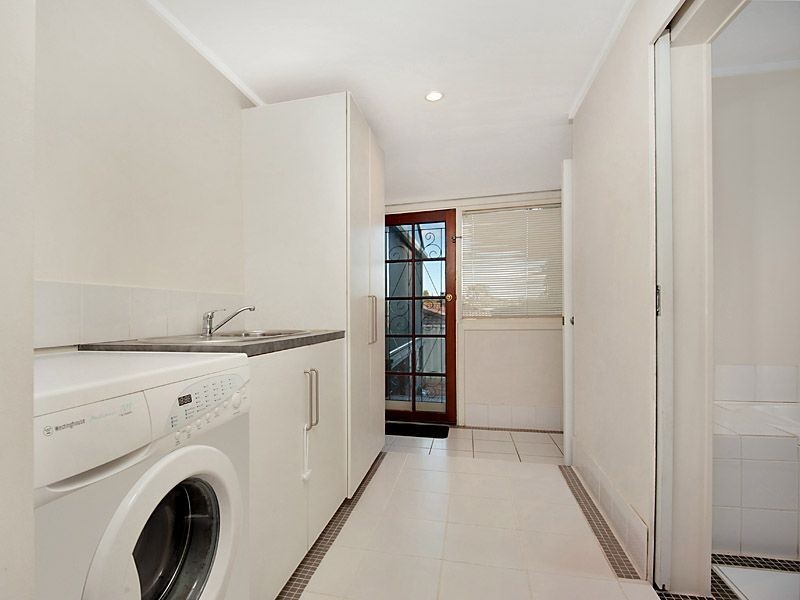 16 Hannibal Street, Palmyra WA 6157