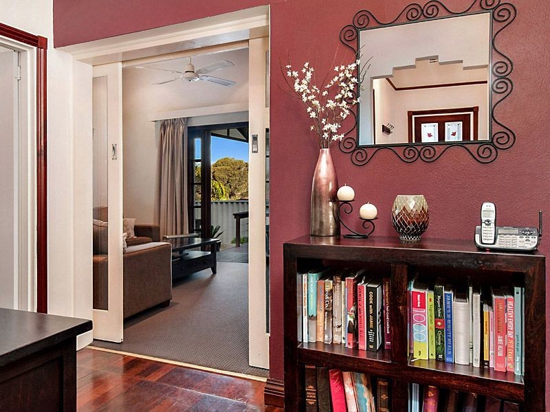 16 Hannibal Street, Palmyra WA 6157