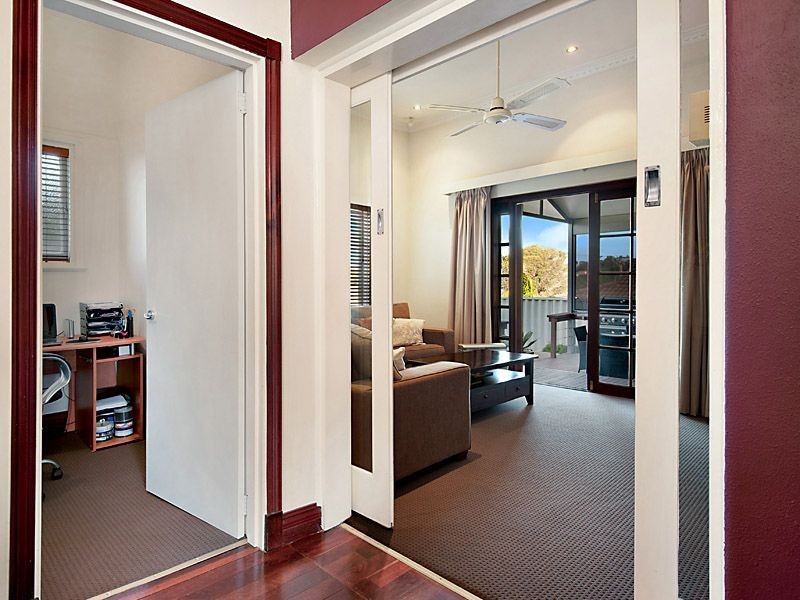 16 Hannibal Street, Palmyra WA 6157