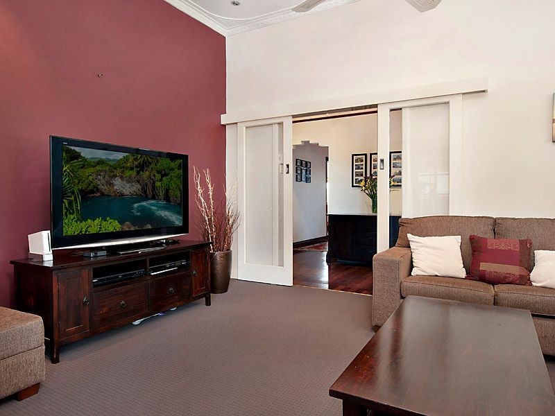 16 Hannibal Street, Palmyra WA 6157