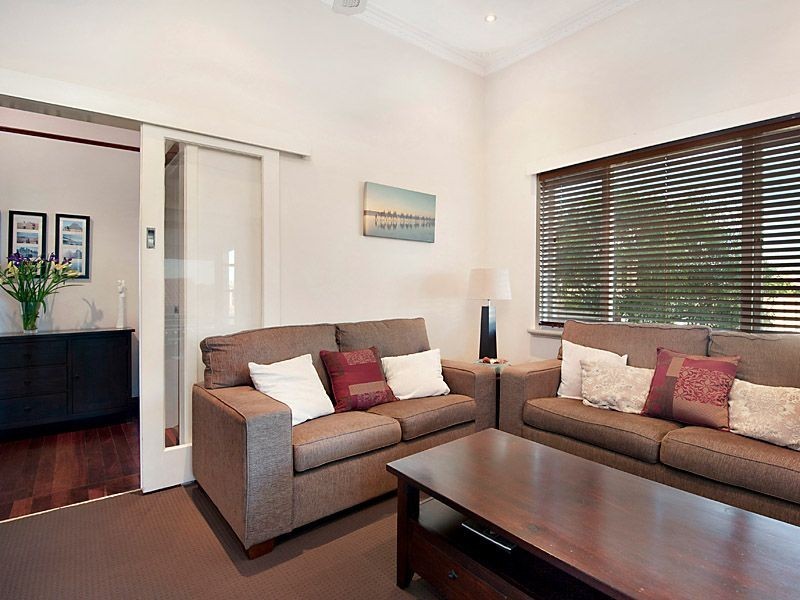 16 Hannibal Street, Palmyra WA 6157