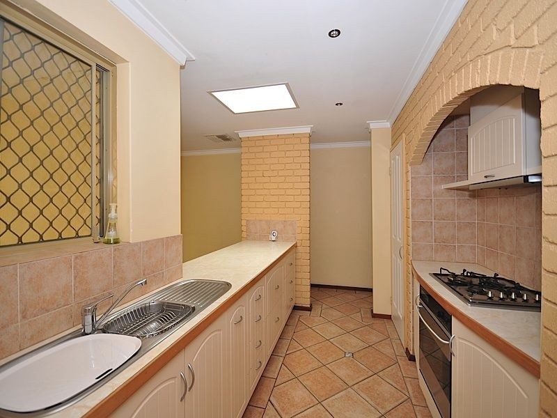 4 Ashton Place, Leeming WA 6149