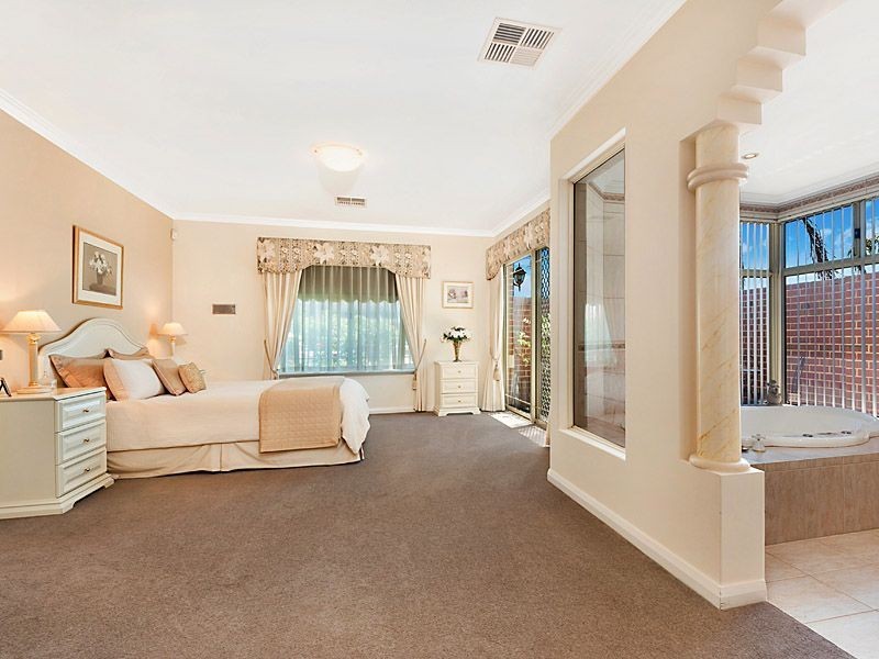 9 Wildwood Heights, Leeming WA 6149