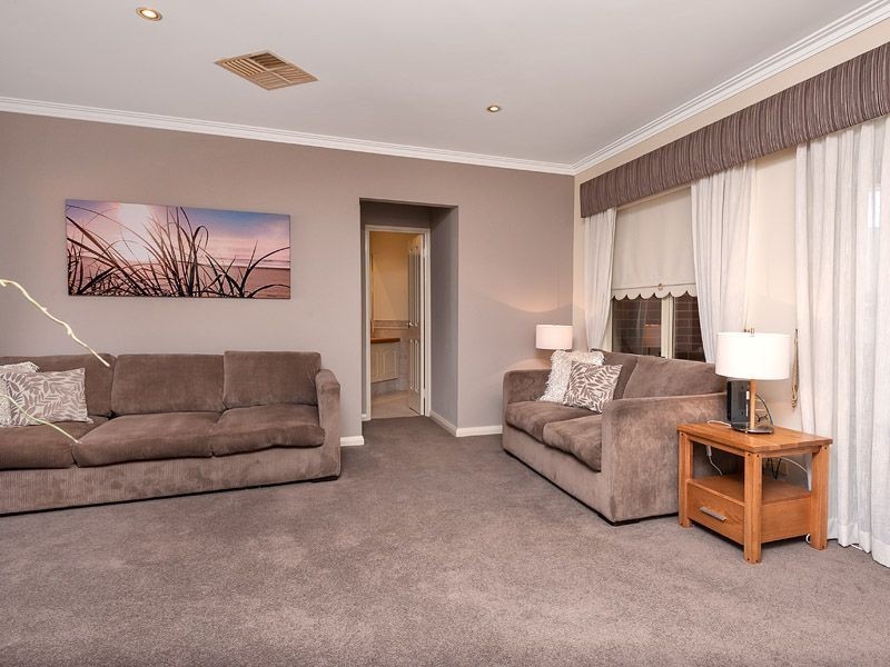 9 Wildwood Heights, Leeming WA 6149