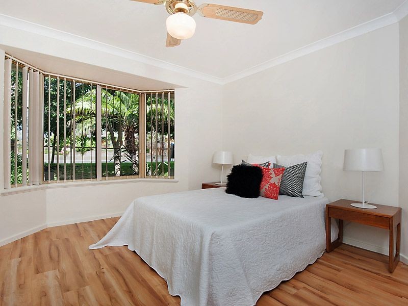 8 Devenish Way, Leeming WA 6149