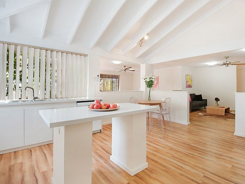 8 Devenish Way, Leeming WA 6149