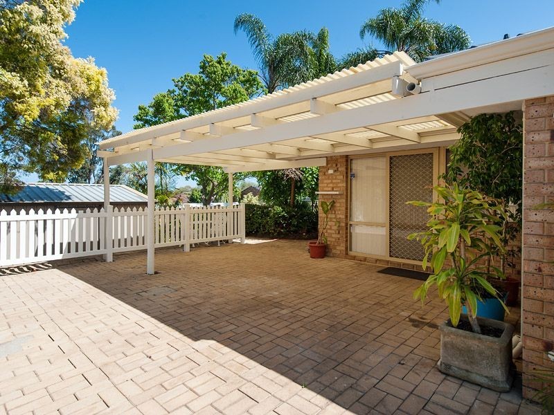 8 Devenish Way, Leeming WA 6149