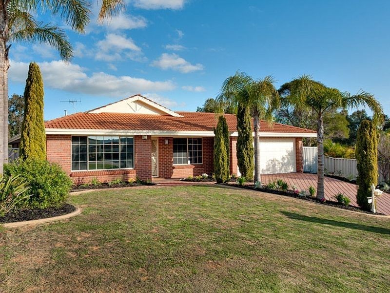 4 Cluelow Rise, Leeming WA 6149