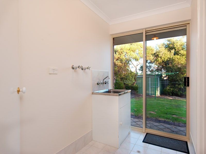 4 Cluelow Rise, Leeming WA 6149