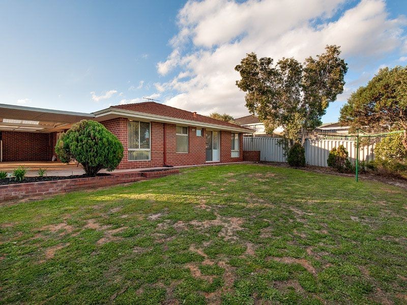 4 Cluelow Rise, Leeming WA 6149