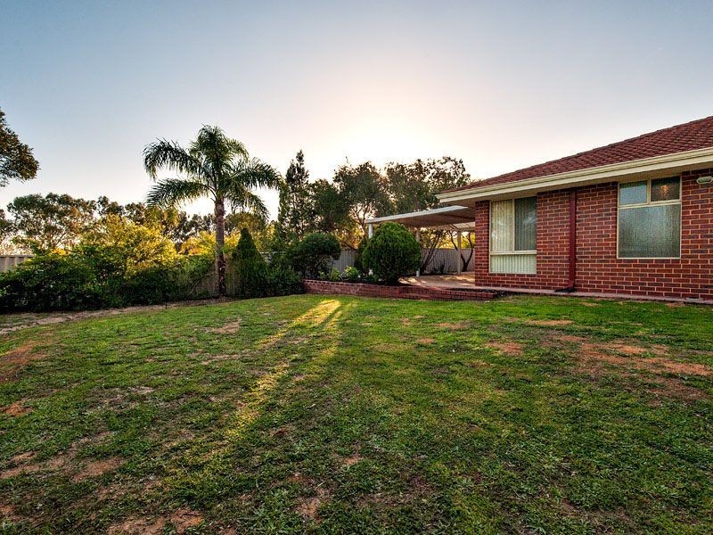 4 Cluelow Rise, Leeming WA 6149
