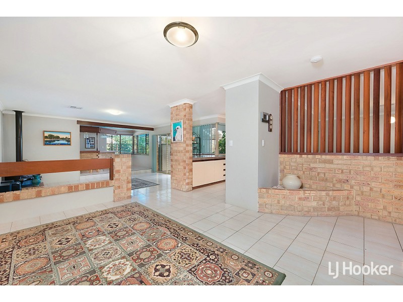 4 Heatherlea Parkway, Leeming WA 6149
