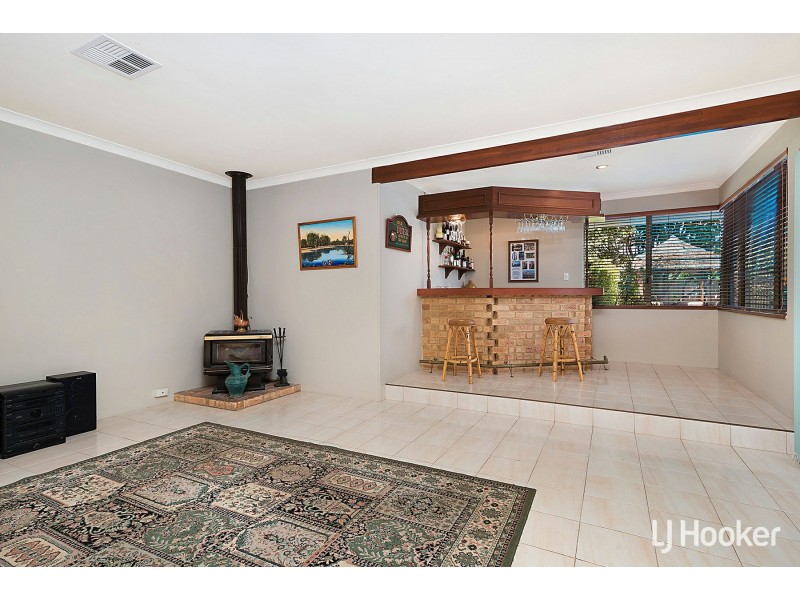 4 Heatherlea Parkway, Leeming WA 6149