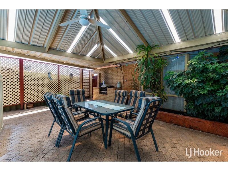 4 Heatherlea Parkway, Leeming WA 6149