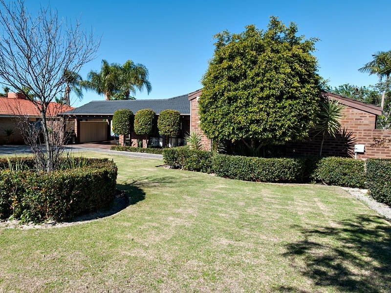 27 Cardinal Crescent, Leeming WA 6149