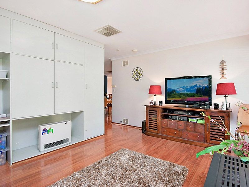 3 Hillock Circle, Leeming WA 6149