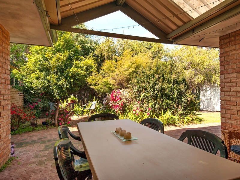 3 Hillock Circle, Leeming WA 6149