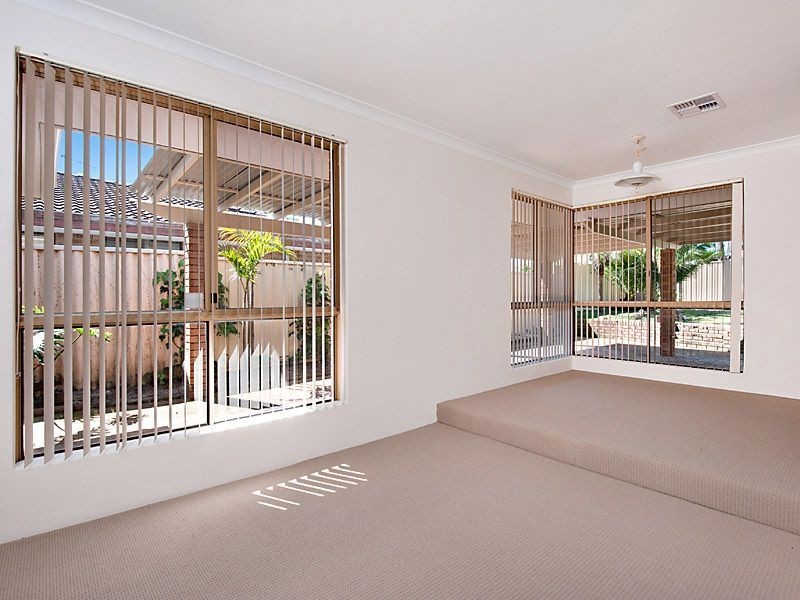 20 Gwalia Place, Bibra Lake WA 6163