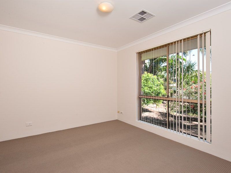 20 Gwalia Place, Bibra Lake WA 6163