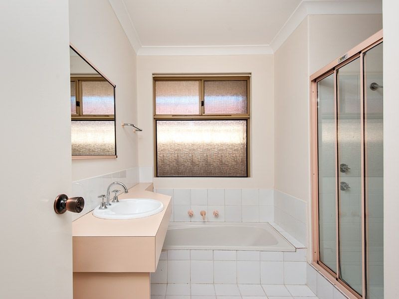 20 Gwalia Place, Bibra Lake WA 6163