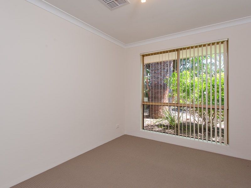 20 Gwalia Place, Bibra Lake WA 6163