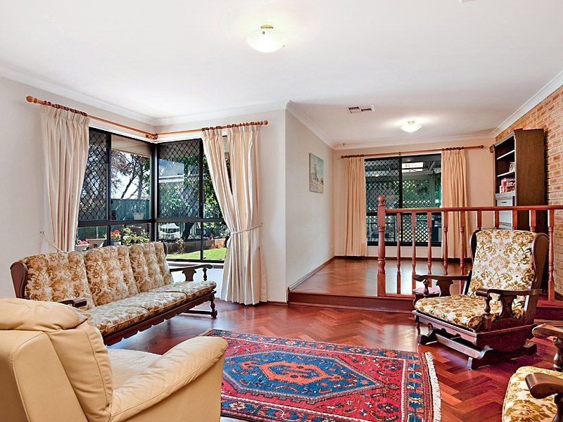 15 Matthew Avenue, Leeming WA 6149