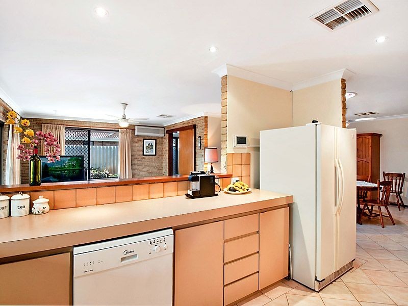 15 Matthew Avenue, Leeming WA 6149