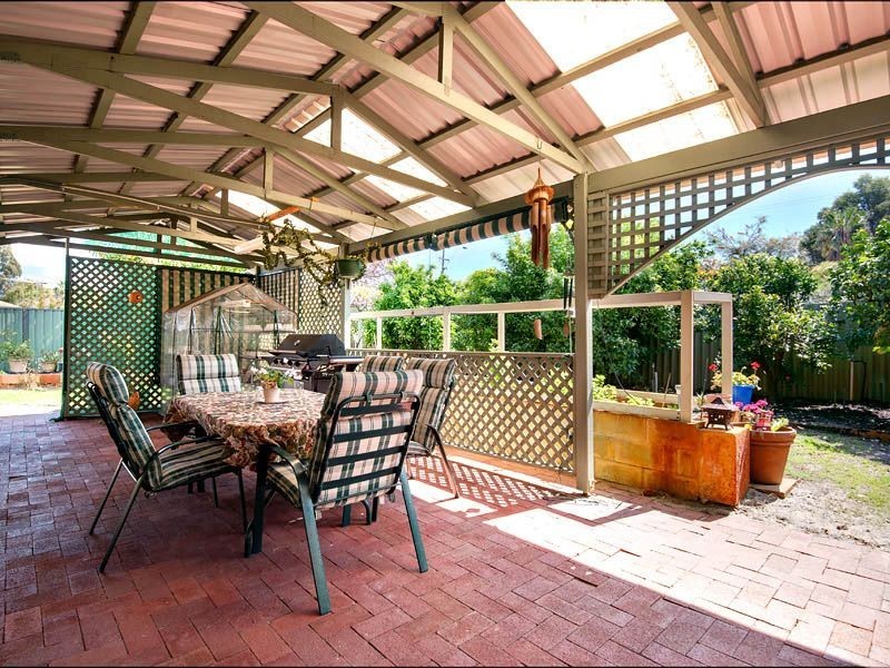 15 Matthew Avenue, Leeming WA 6149