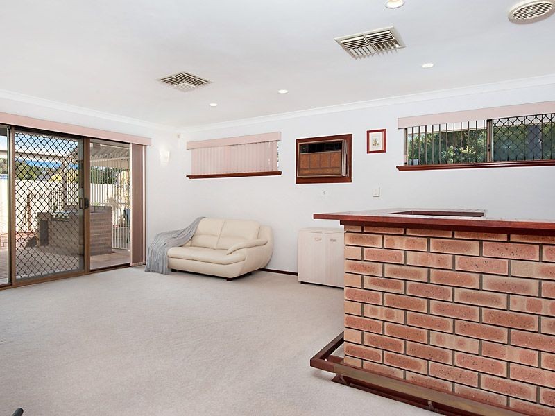 14 Crago Road, Leeming WA 6149