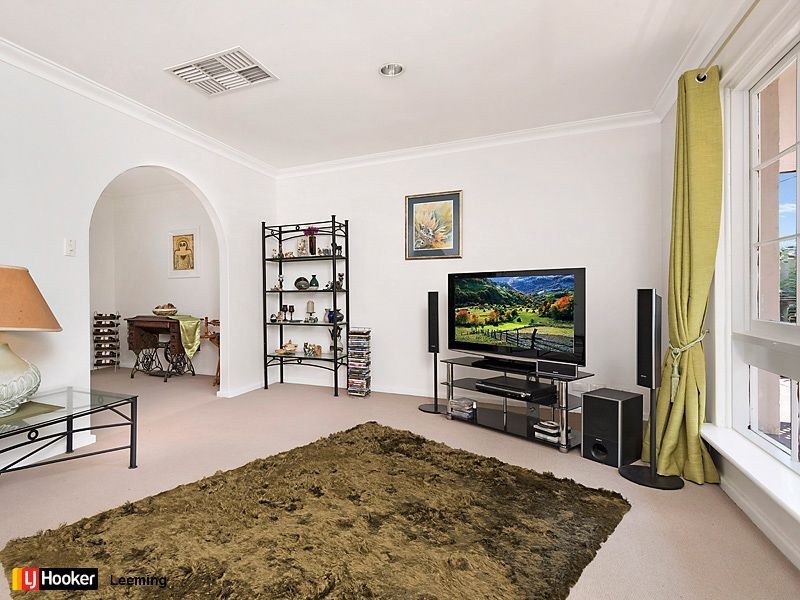 25 Vigors Ave, Bull Creek WA 6149
