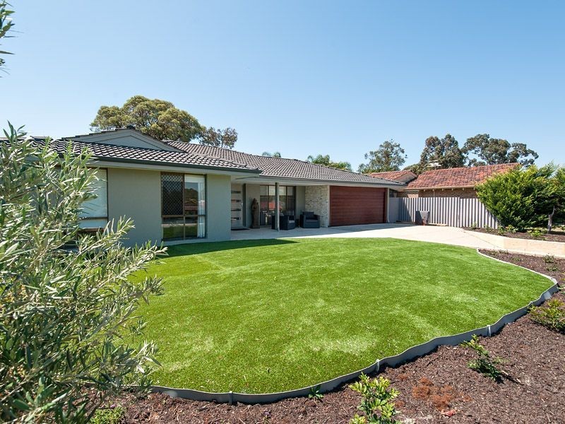 21 Gladstone Road, Leeming WA 6149