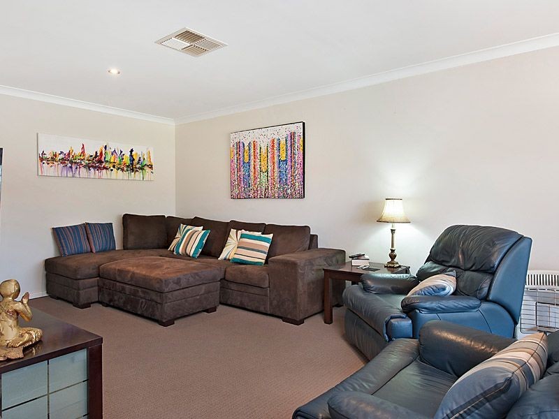 21 Gladstone Road, Leeming WA 6149