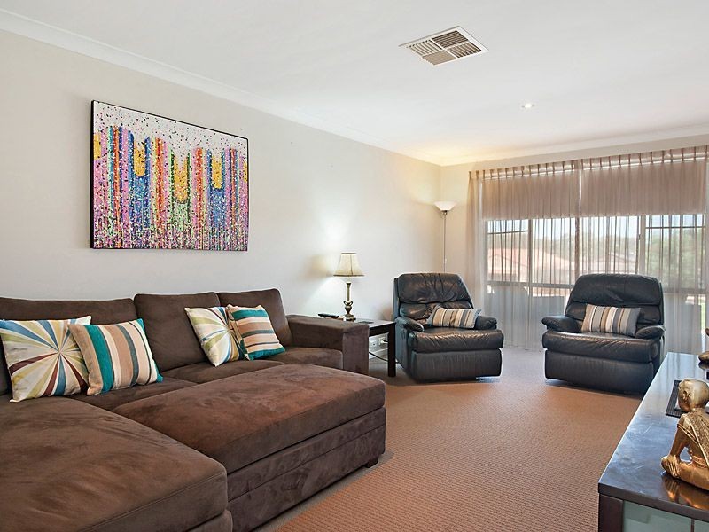 21 Gladstone Road, Leeming WA 6149