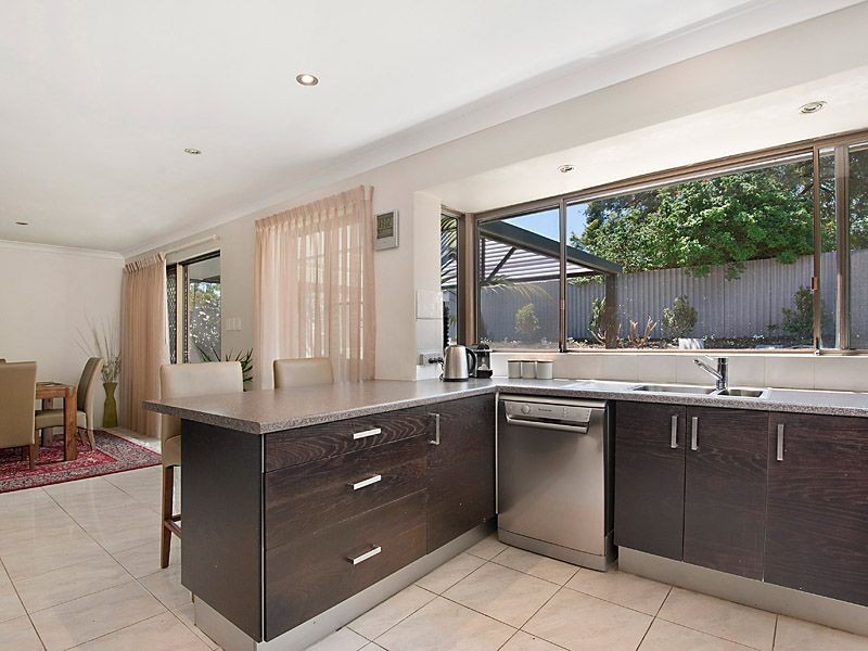 21 Gladstone Road, Leeming WA 6149